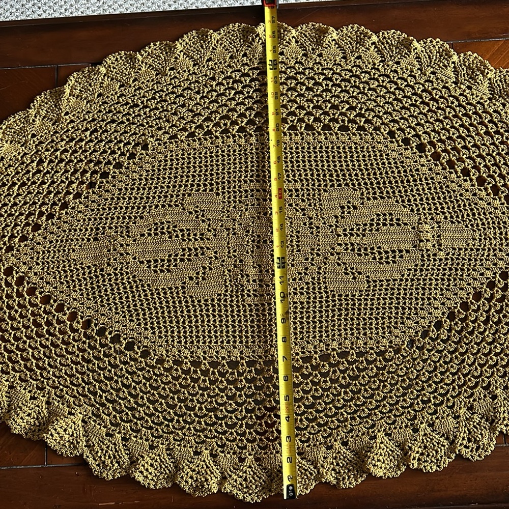 Oval table runner - Picture 6 of 16